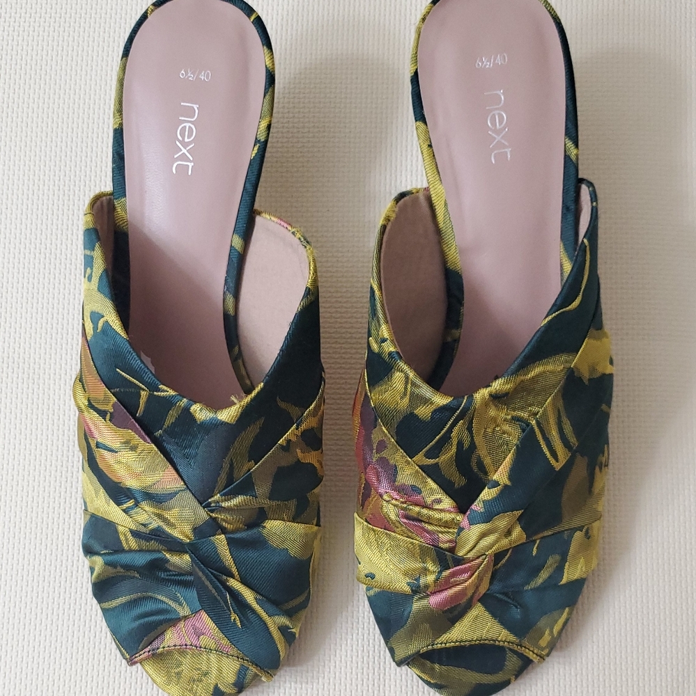 Shoes - Picture 4 of 12